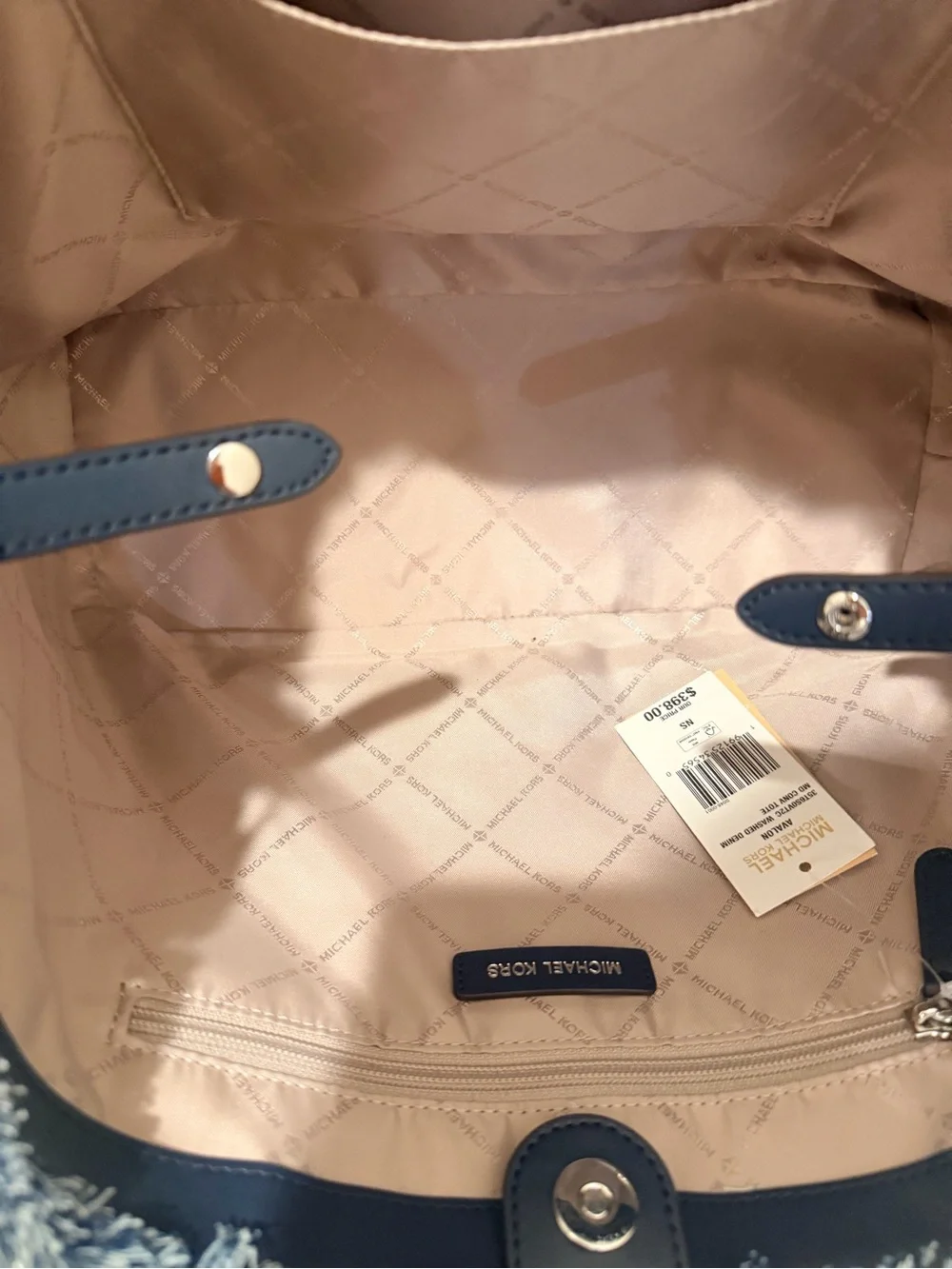 MICHAEL KORS WASHED DENIM CONVERTIBLE TOTE WITH PATCHES BAG CHARM